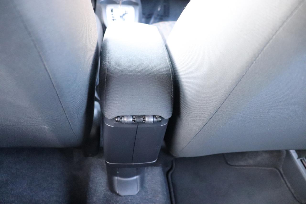 Mitsubishi Mirage ES CVT 2024