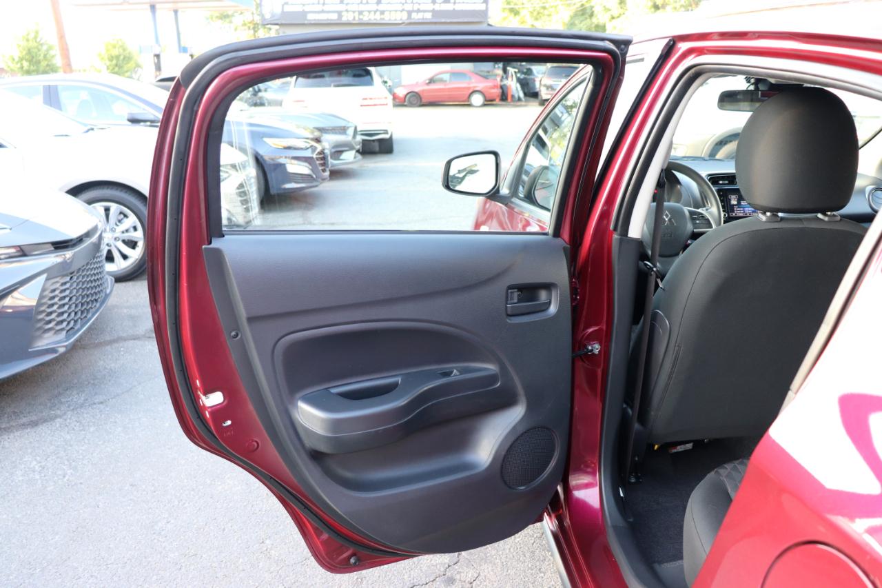 Mitsubishi Mirage ES CVT 2024