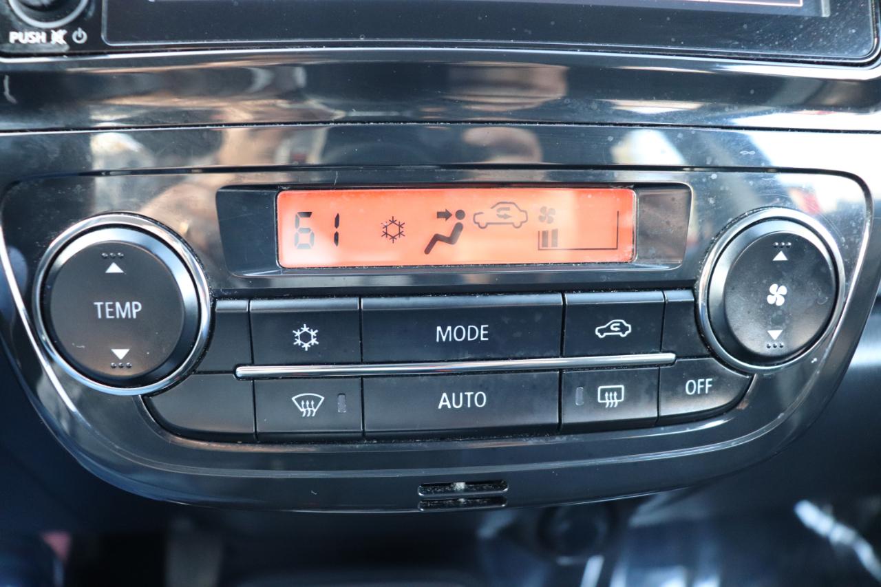 Mitsubishi Mirage ES CVT 2024