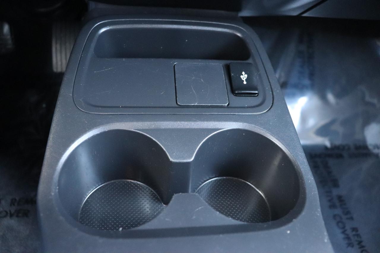 Mitsubishi Mirage ES CVT 2024