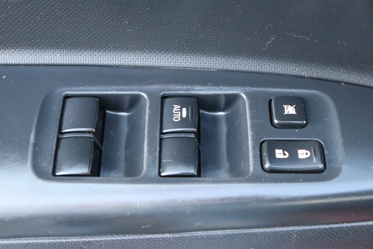 Mitsubishi Mirage ES CVT 2024