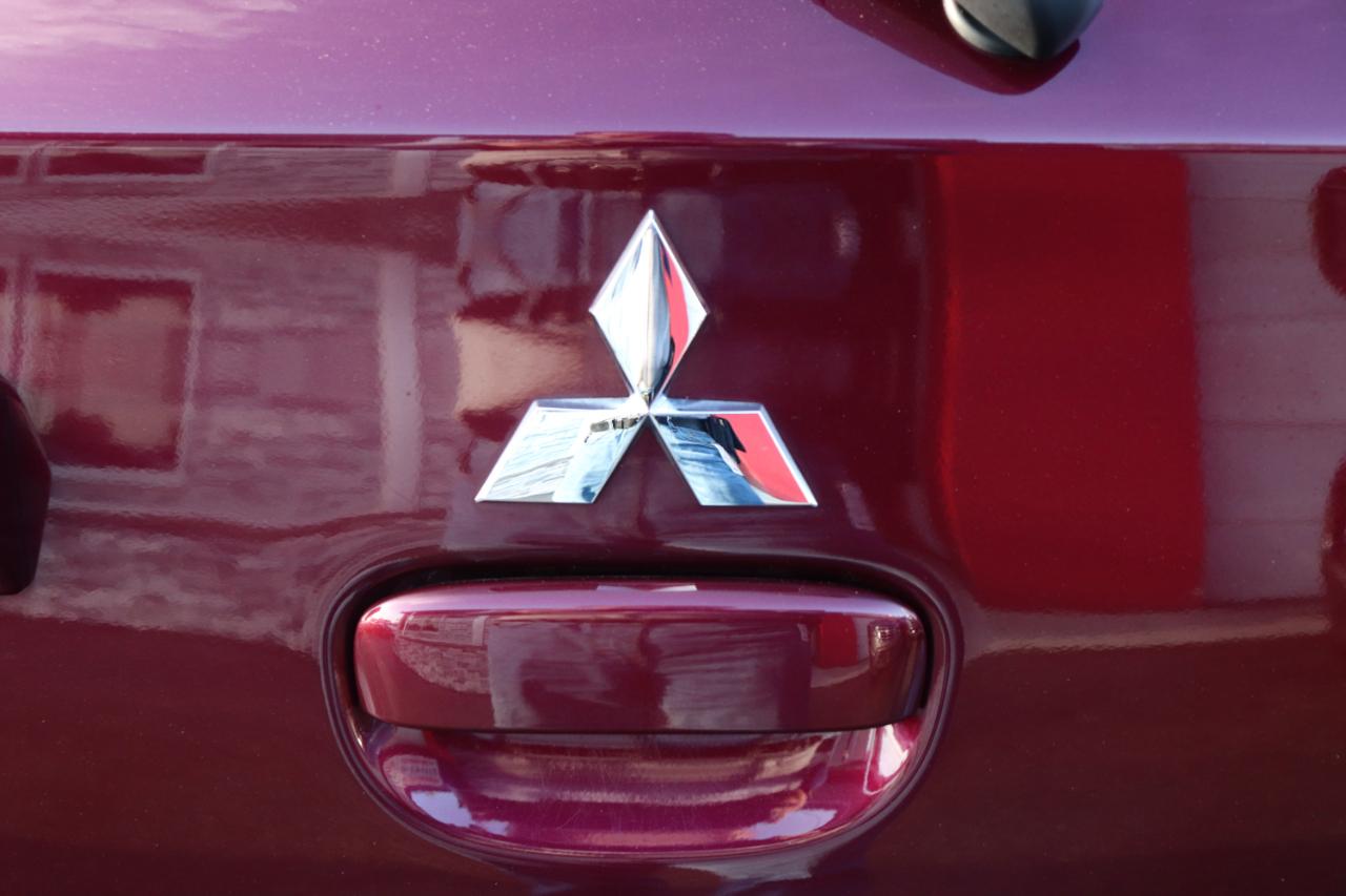 Mitsubishi Mirage ES CVT 2024