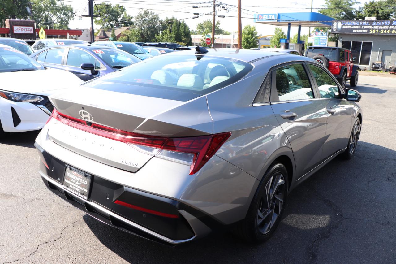 Hyundai Elantra Limited IVT 2024