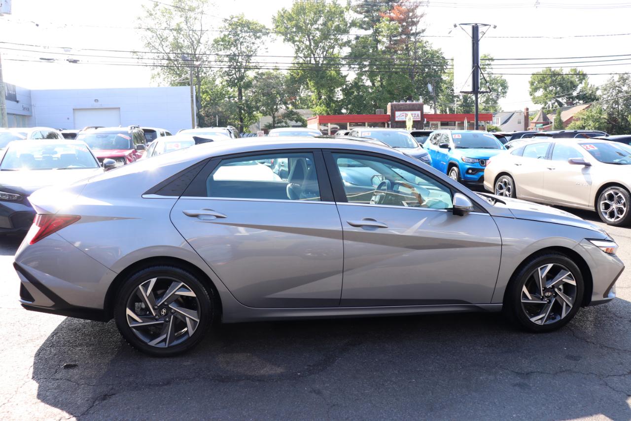 Hyundai Elantra Limited IVT 2024