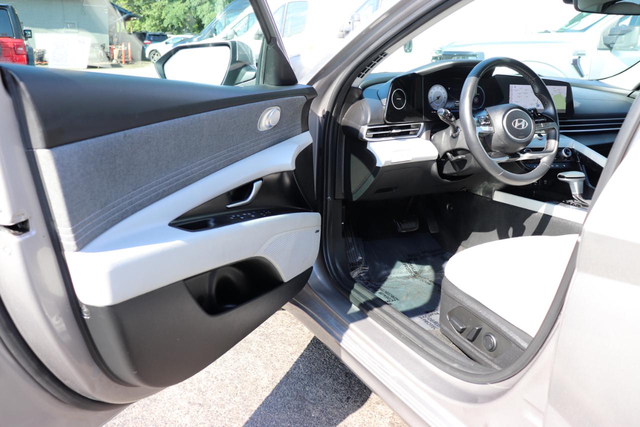 Hyundai Elantra Limited IVT 2024