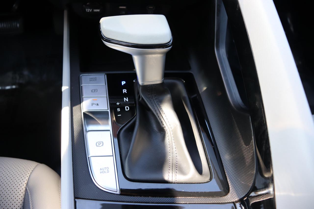 Hyundai Elantra Limited IVT 2024