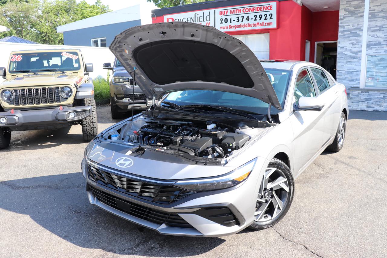 Hyundai Elantra Limited IVT 2024