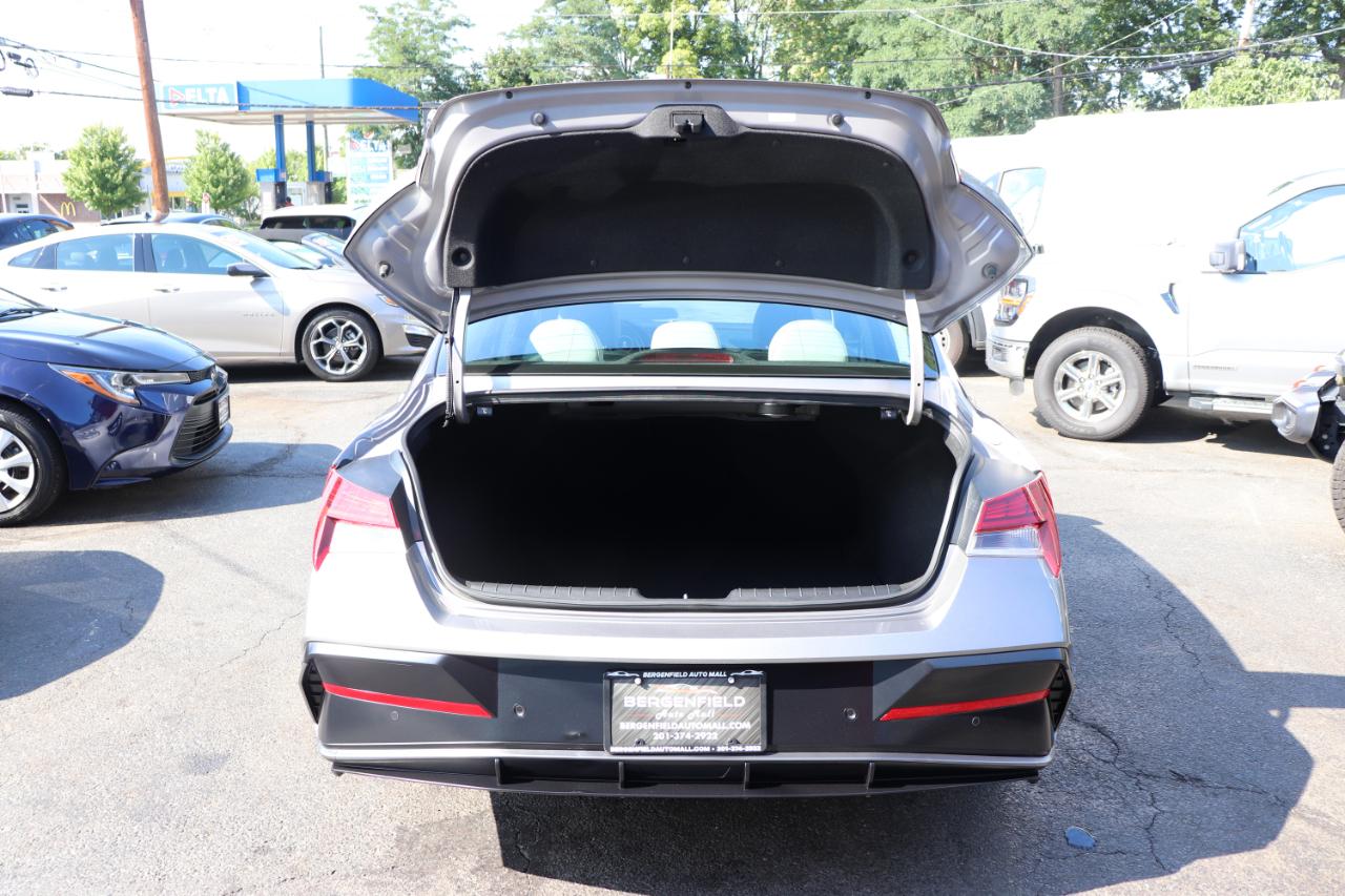 Hyundai Elantra Limited IVT 2024