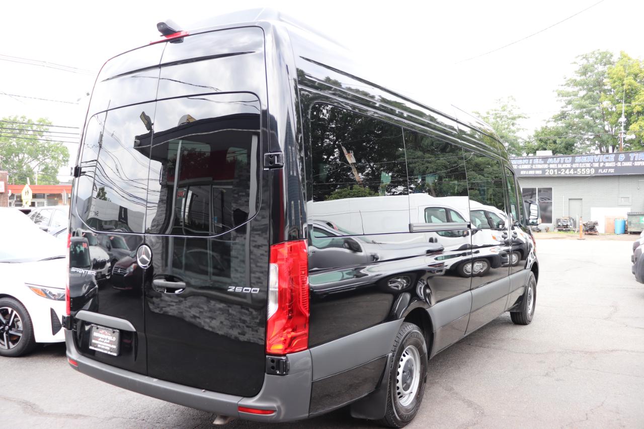 Mercedes-Benz Sprinter Passenger Van 2500 High Roof I4 Diesel 170" RWD 2025