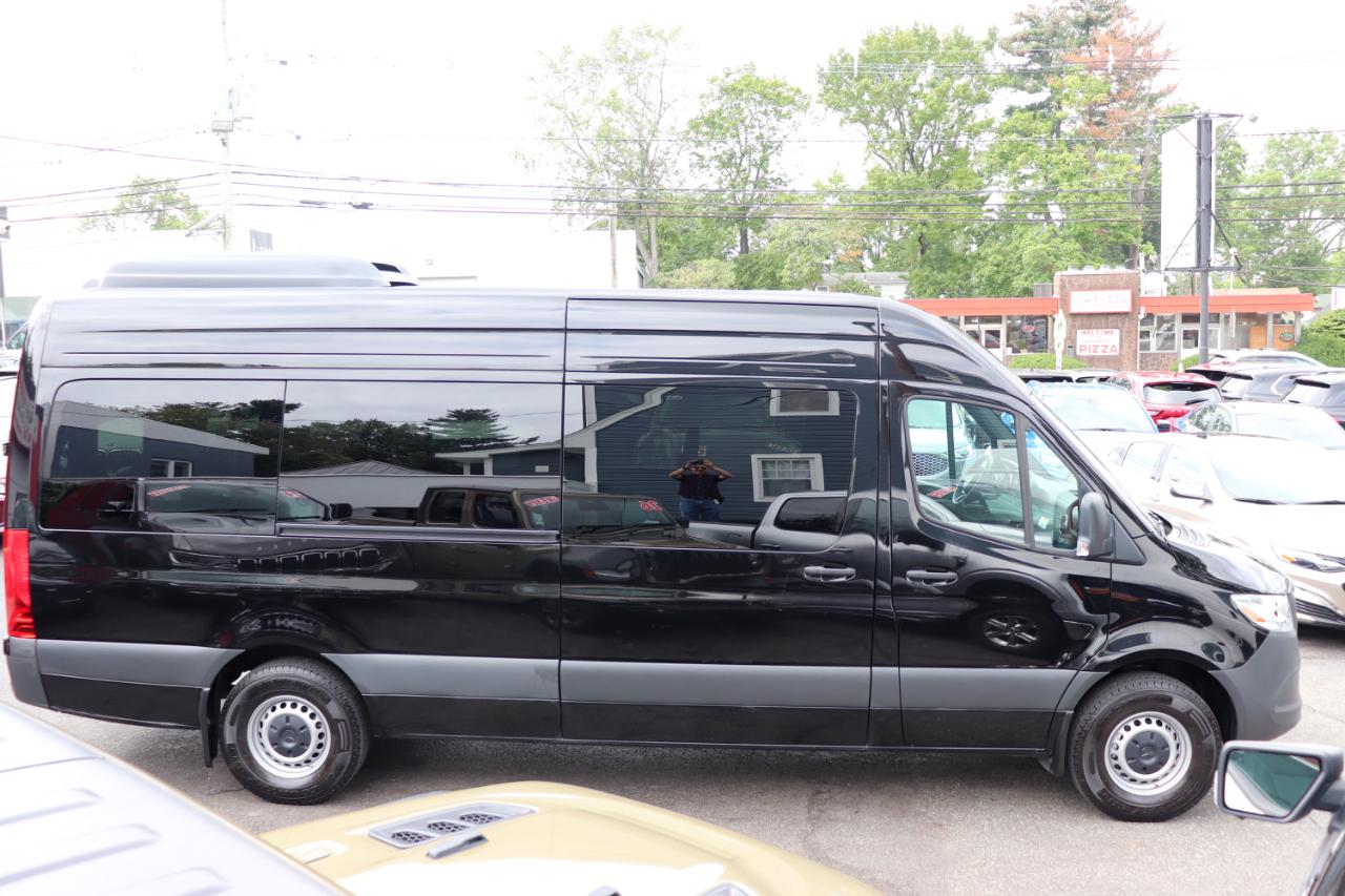 Mercedes-Benz Sprinter Passenger Van 2500 High Roof I4 Diesel 170" RWD 2025