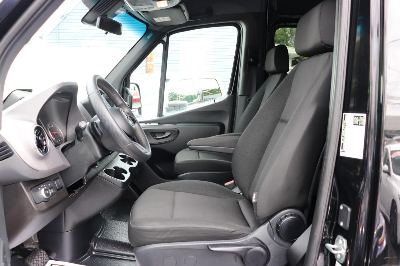 Mercedes-Benz Sprinter Passenger Van 2500 High Roof I4 Diesel 170" RWD 2025