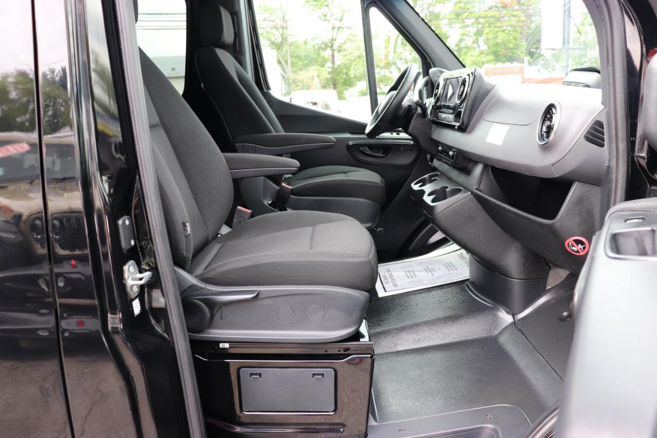 Mercedes-Benz Sprinter Passenger Van 2500 High Roof I4 Diesel 170" RWD 2025