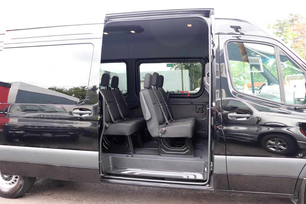 Mercedes-Benz Sprinter Passenger Van 2500 High Roof I4 Diesel 170" RWD 2025