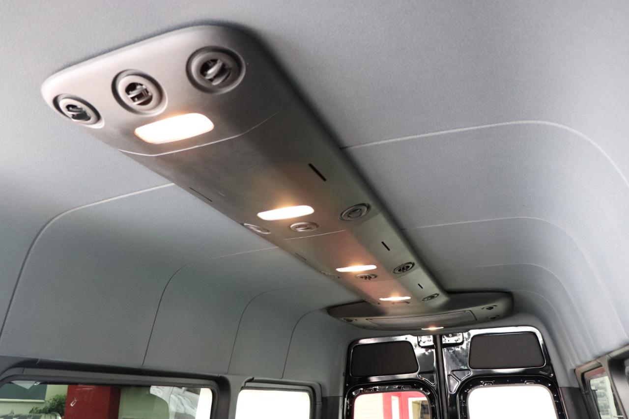 Mercedes-Benz Sprinter Passenger Van 2500 High Roof I4 Diesel 170" RWD 2025