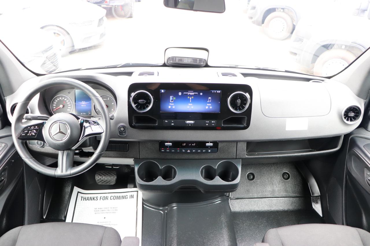 Mercedes-Benz Sprinter Passenger Van 2500 High Roof I4 Diesel 170" RWD 2025