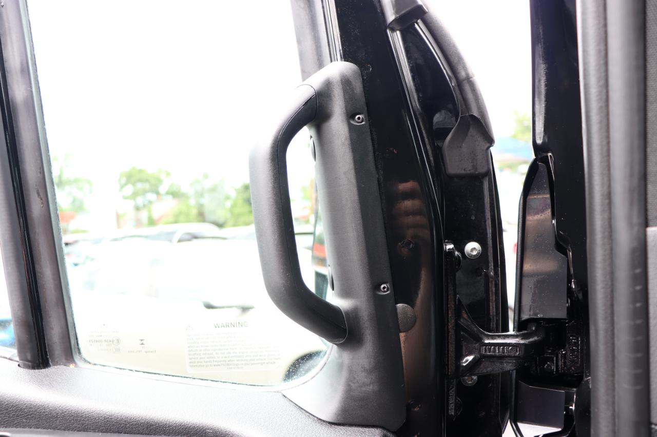 Mercedes-Benz Sprinter Passenger Van 2500 High Roof I4 Diesel 170" RWD 2025