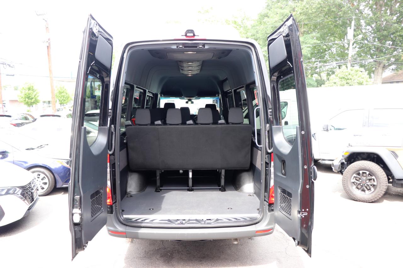 Mercedes-Benz Sprinter Passenger Van 2500 High Roof I4 Diesel 170" RWD 2025