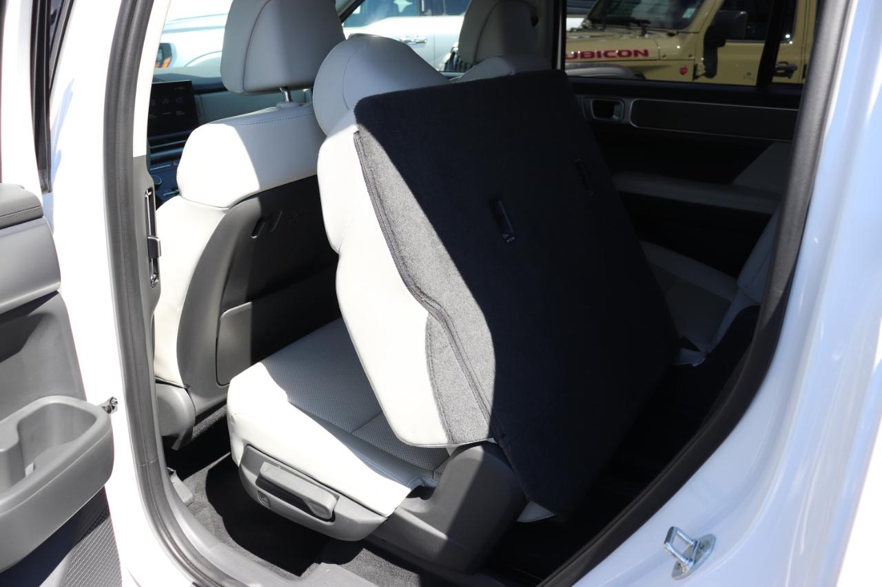 Hyundai Santa Fe SEL FWD 2026