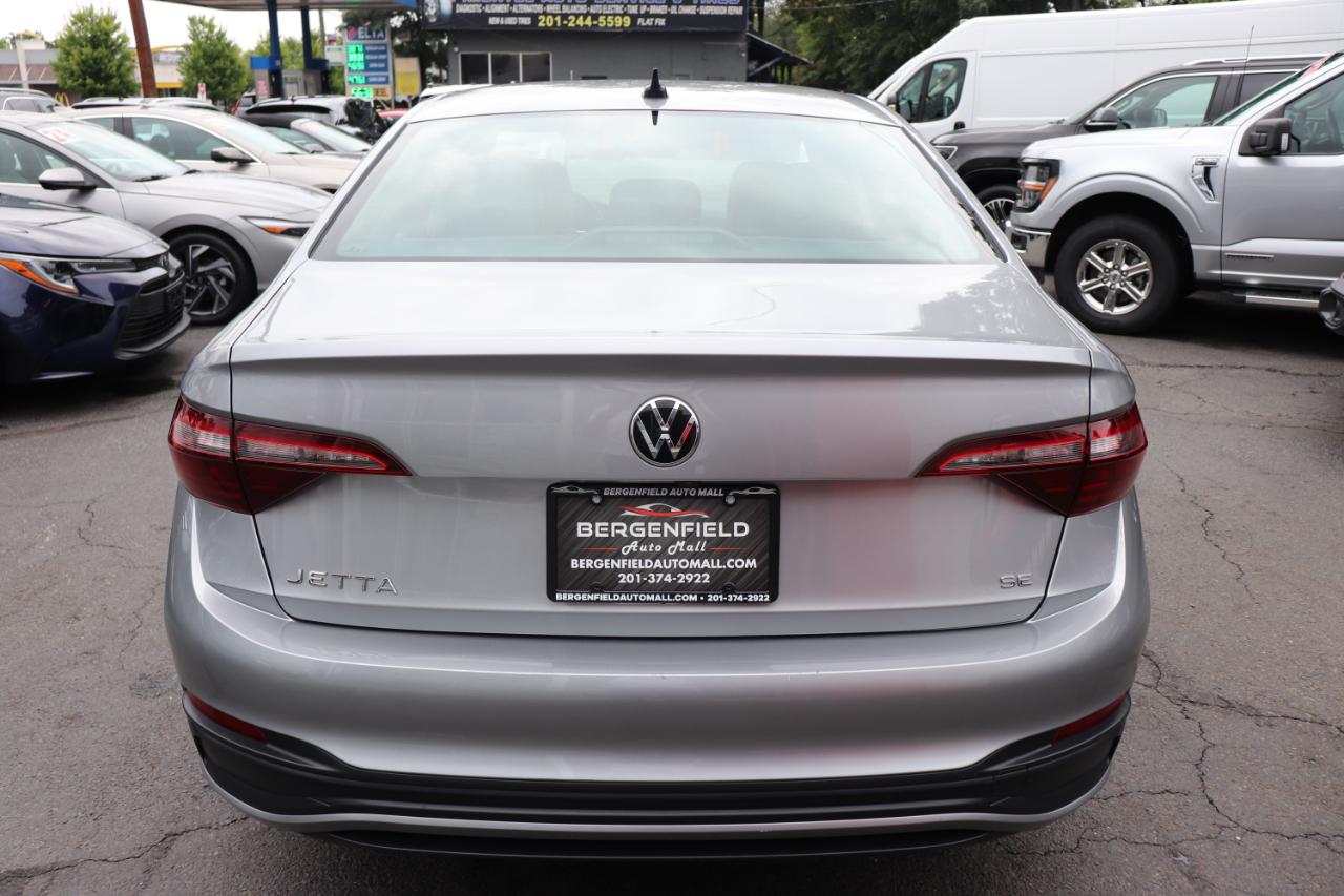 Volkswagen Jetta SE Auto 2024