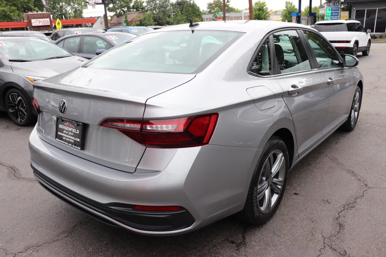 Volkswagen Jetta SE Auto 2024