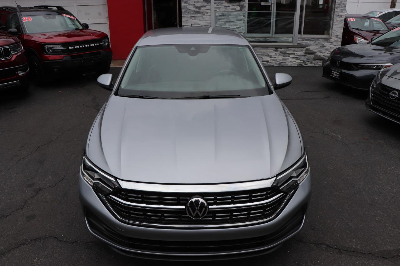 Volkswagen Jetta SE Auto 2024