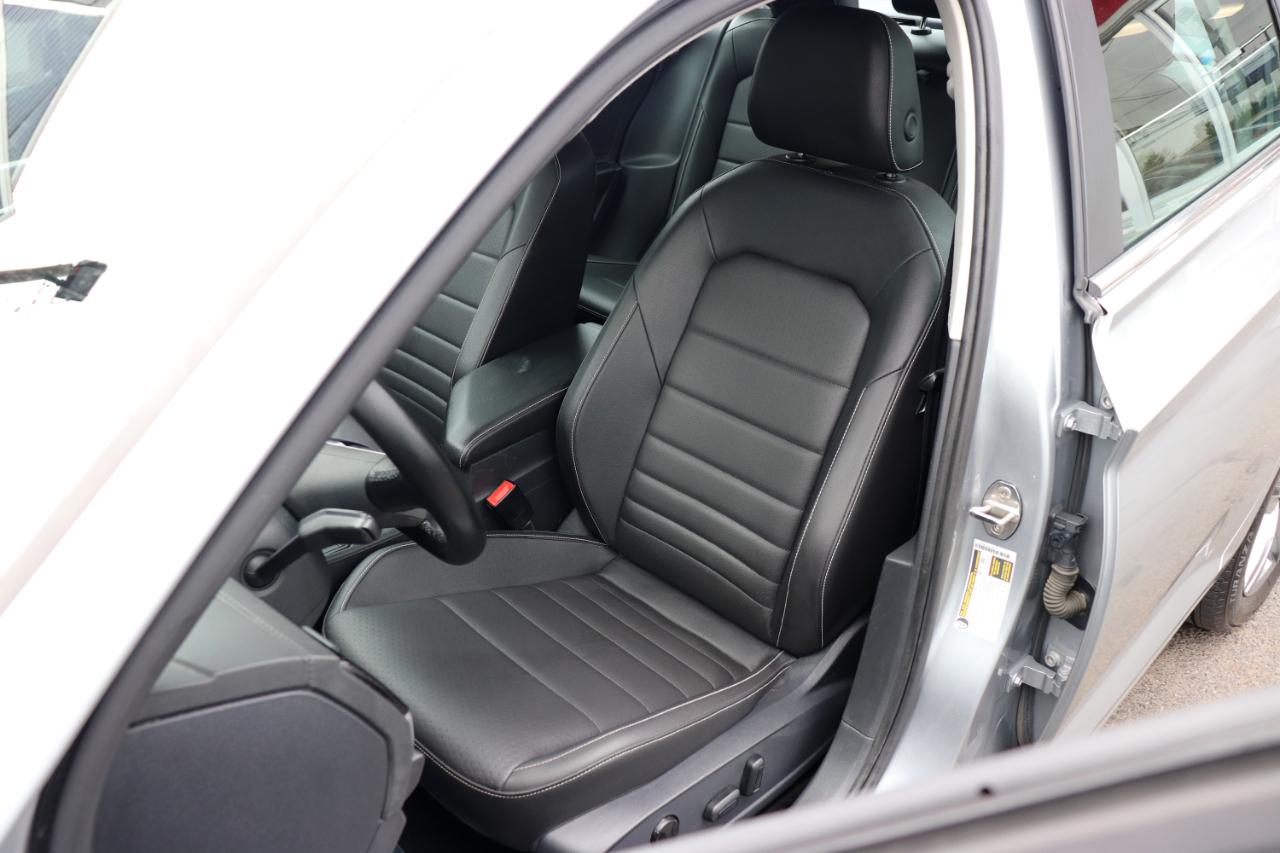 Volkswagen Jetta SE Auto 2024