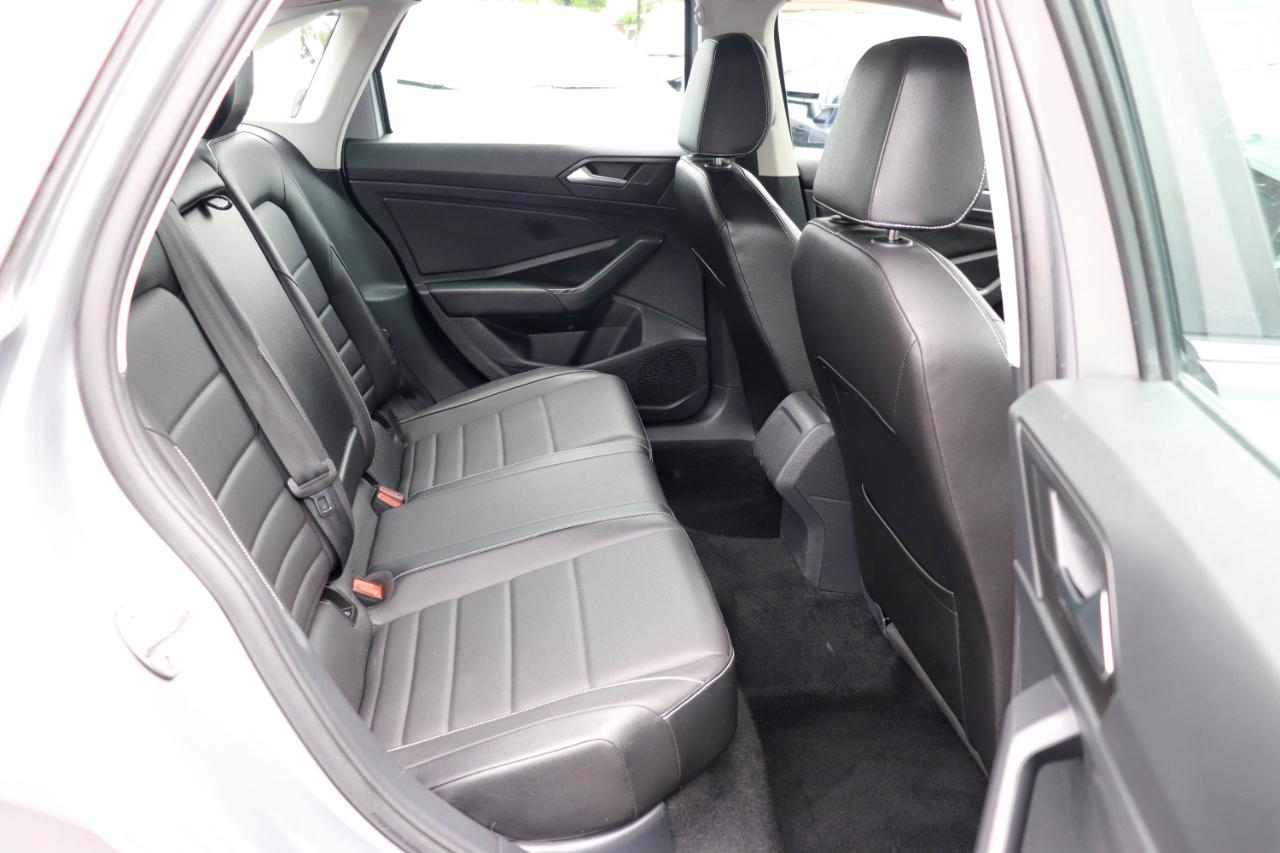 Volkswagen Jetta SE Auto 2024