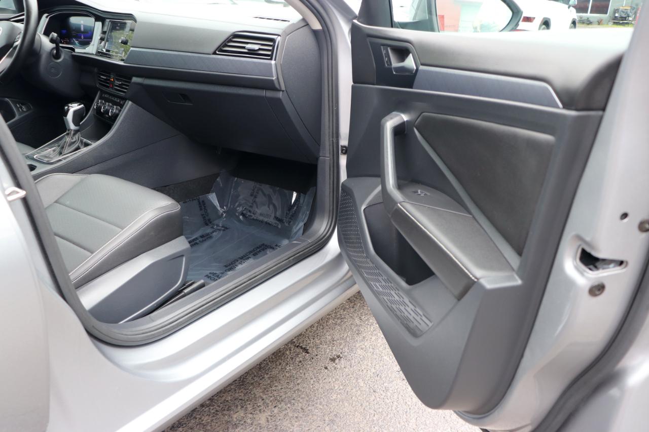 Volkswagen Jetta SE Auto 2024