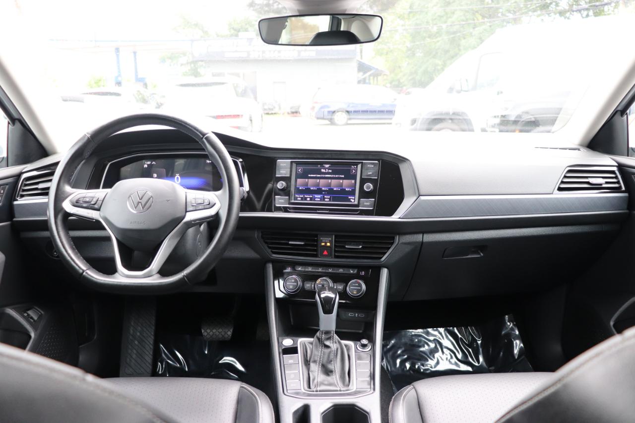 Volkswagen Jetta SE Auto 2024