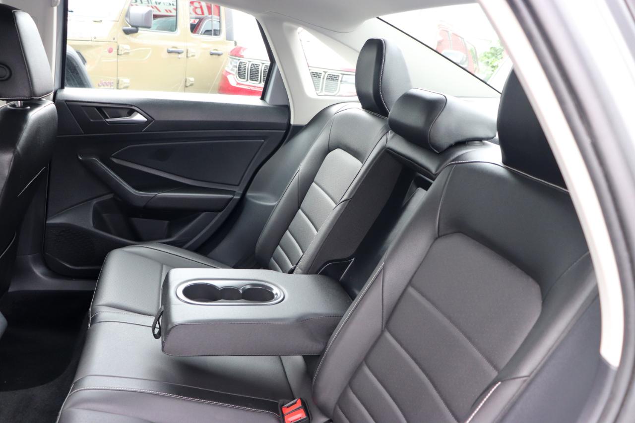 Volkswagen Jetta SE Auto 2024