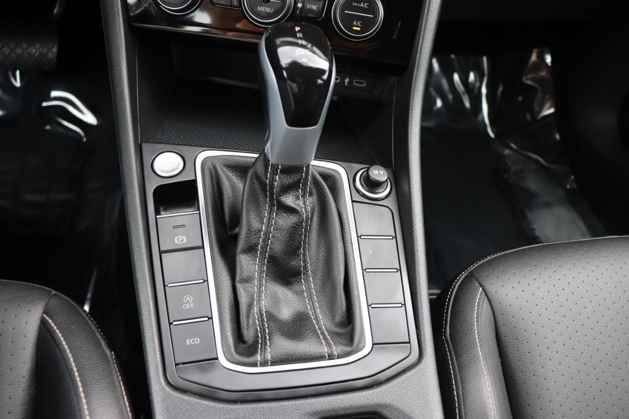 Volkswagen Jetta SE Auto 2024