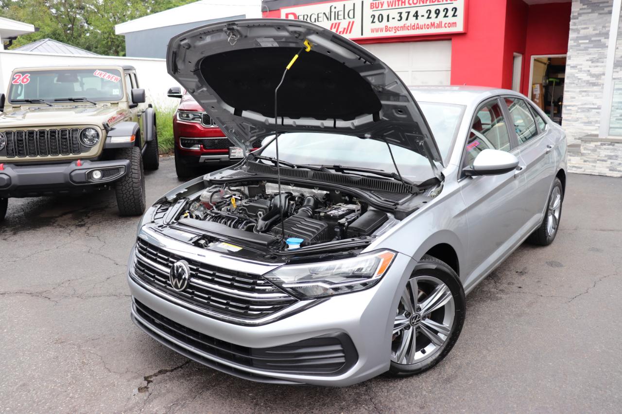 Volkswagen Jetta SE Auto 2024