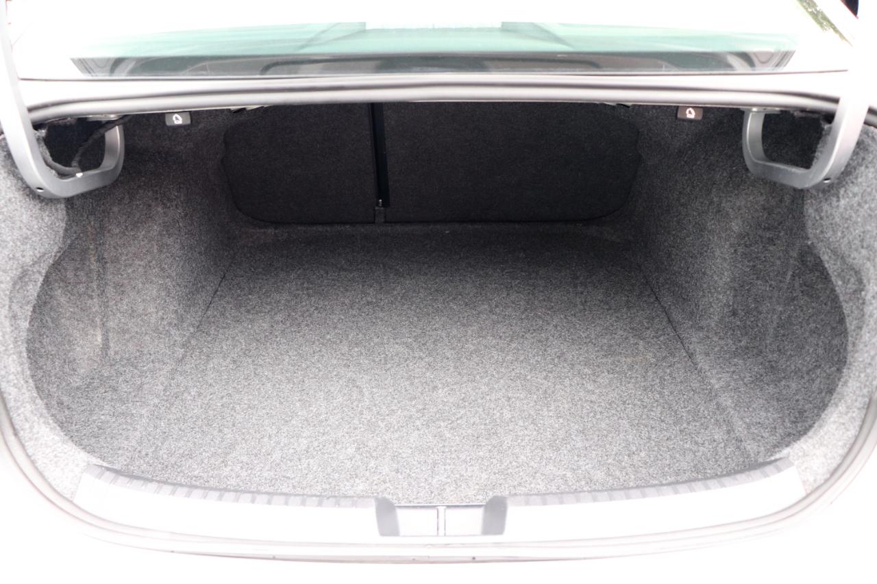 Volkswagen Jetta SE Auto 2024
