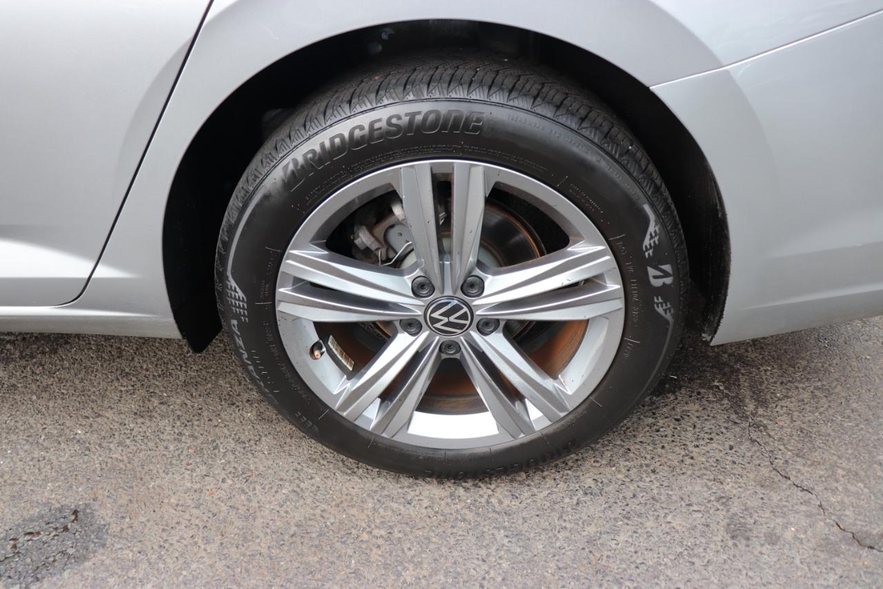 Volkswagen Jetta SE Auto 2024