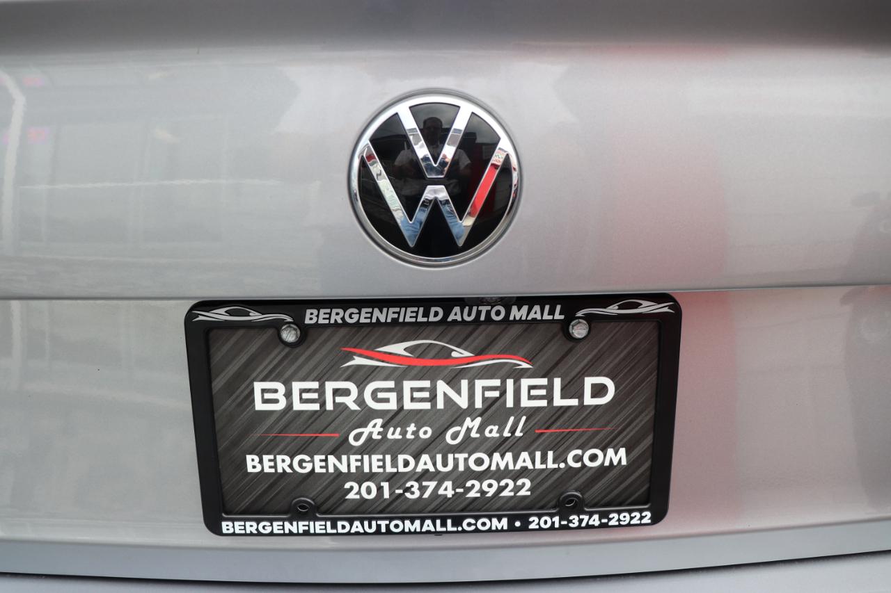 Volkswagen Jetta SE Auto 2024