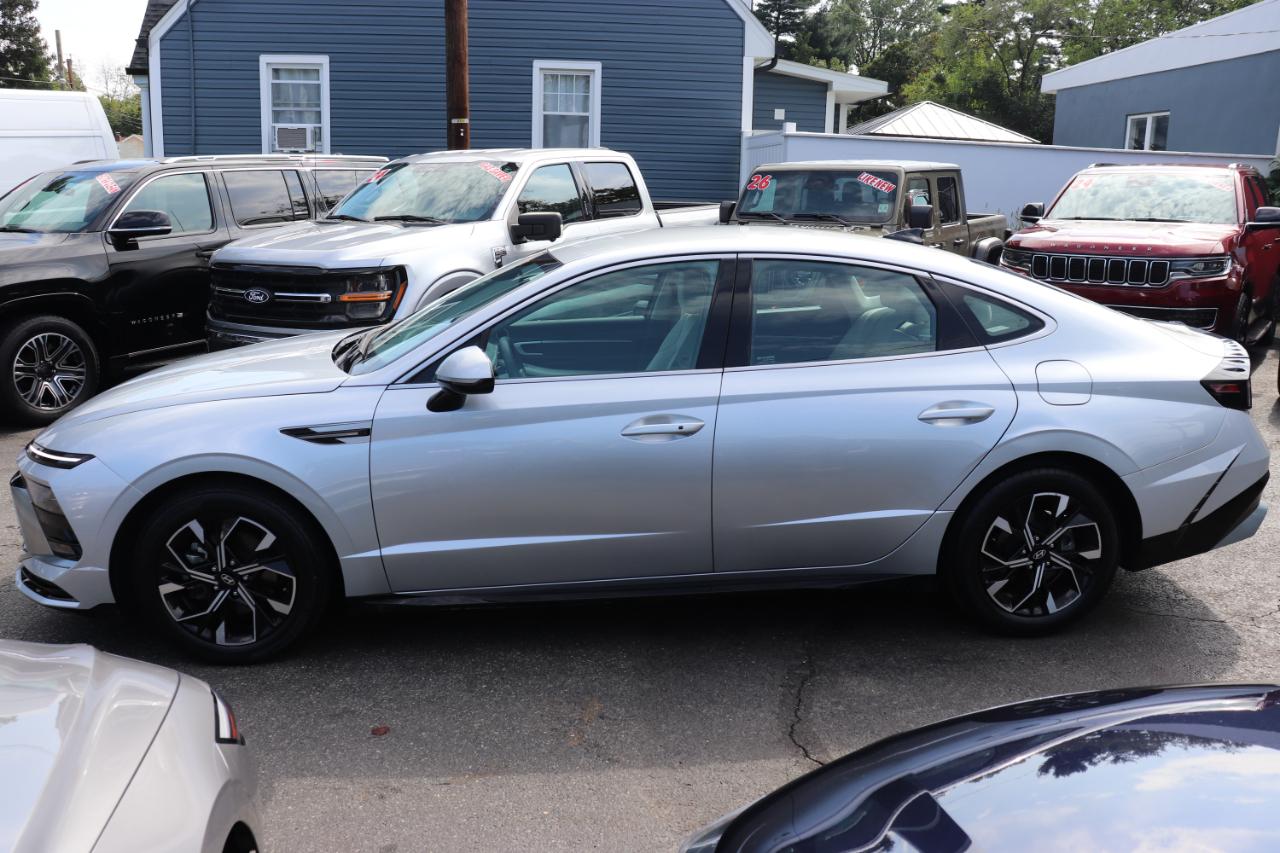 Hyundai Sonata SEL FWD 2025