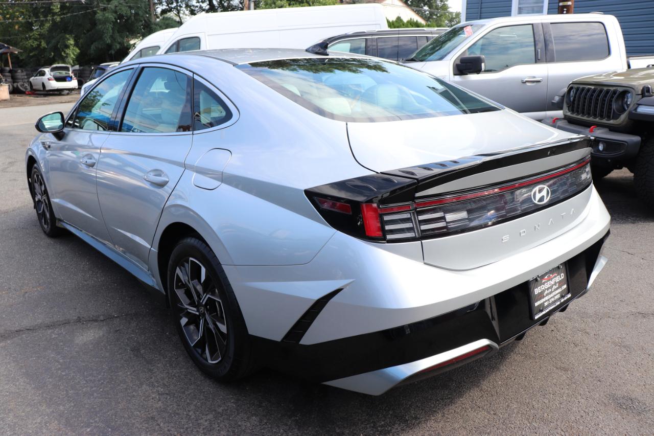 Hyundai Sonata SEL FWD 2025