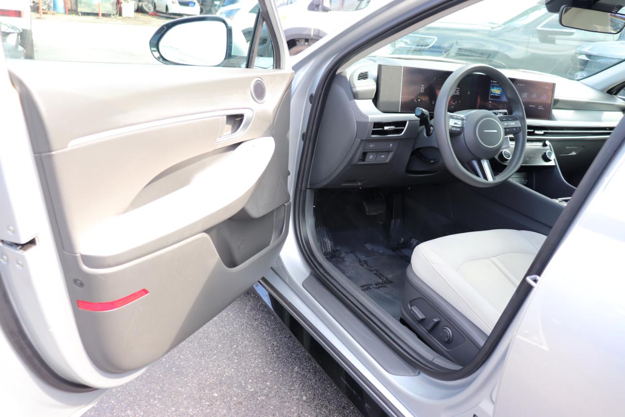 Hyundai Sonata SEL FWD 2025