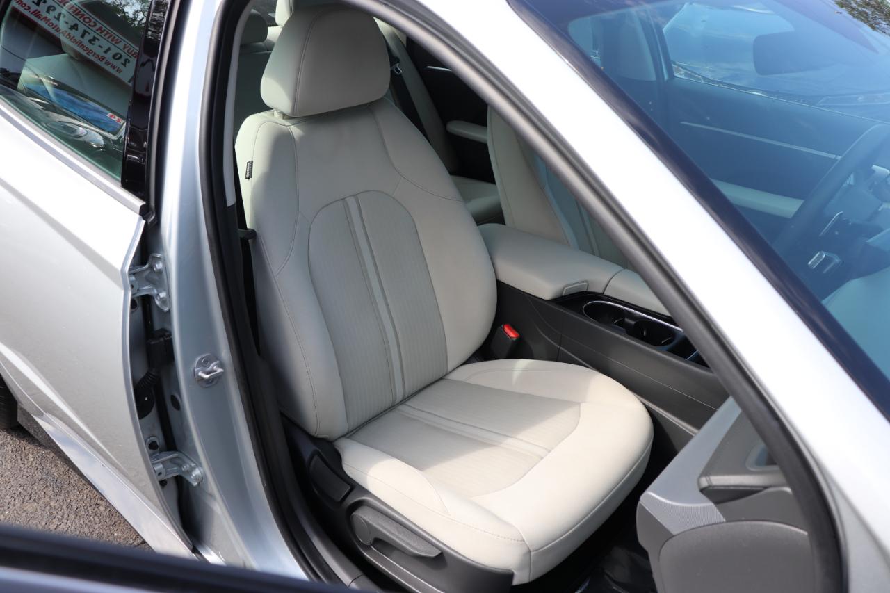 Hyundai Sonata SEL FWD 2025