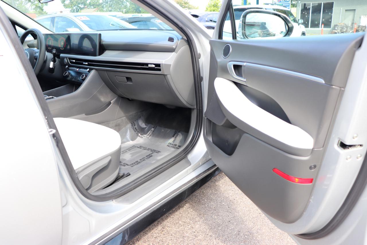Hyundai Sonata SEL FWD 2025