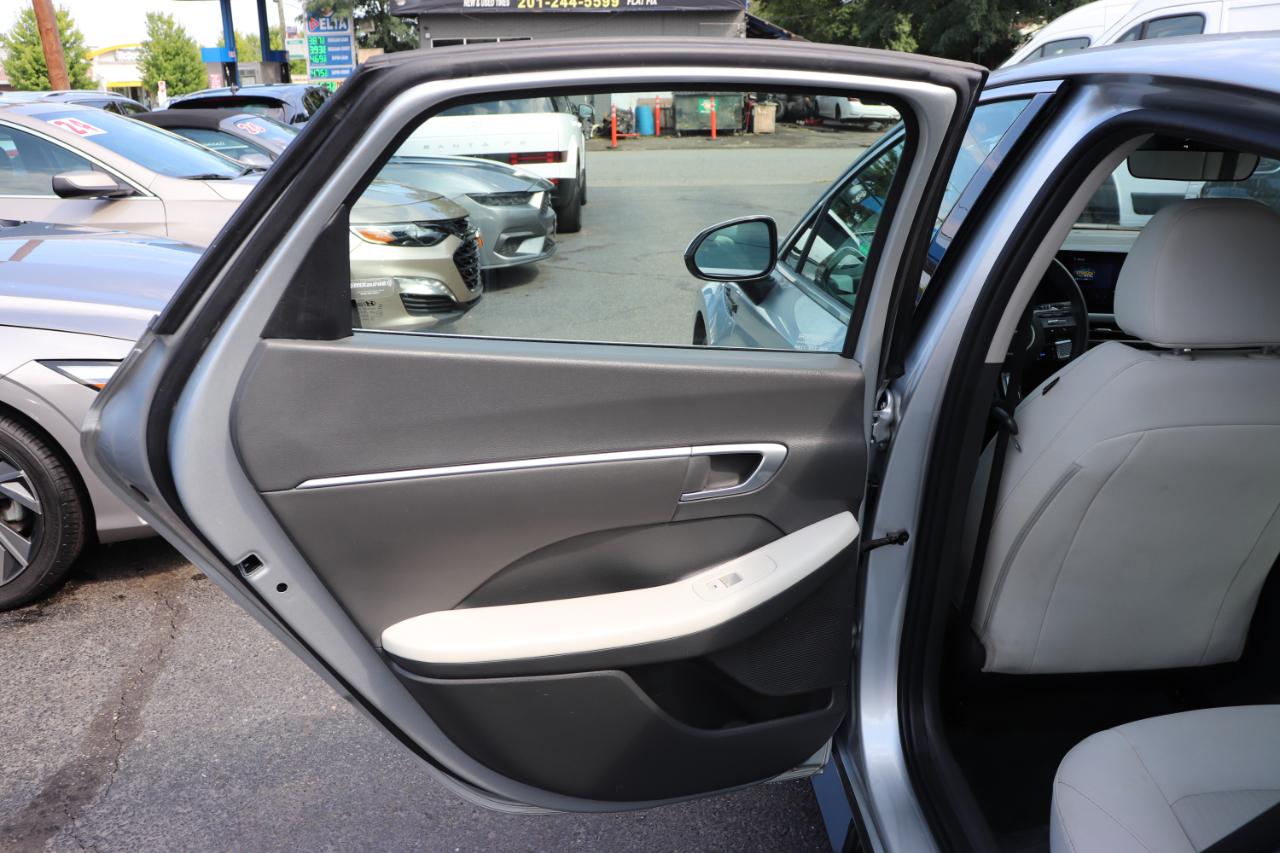 Hyundai Sonata SEL FWD 2025