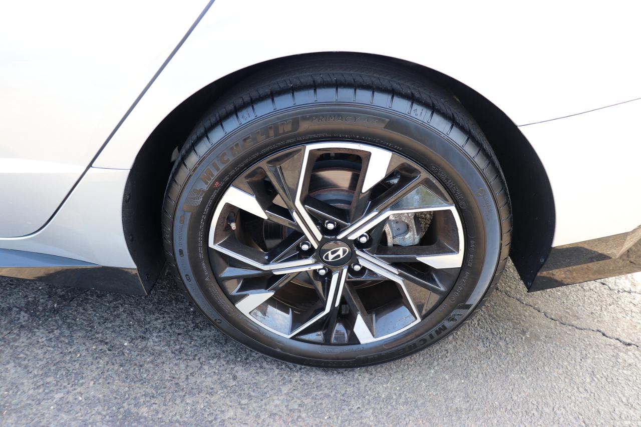 Hyundai Sonata SEL FWD 2025