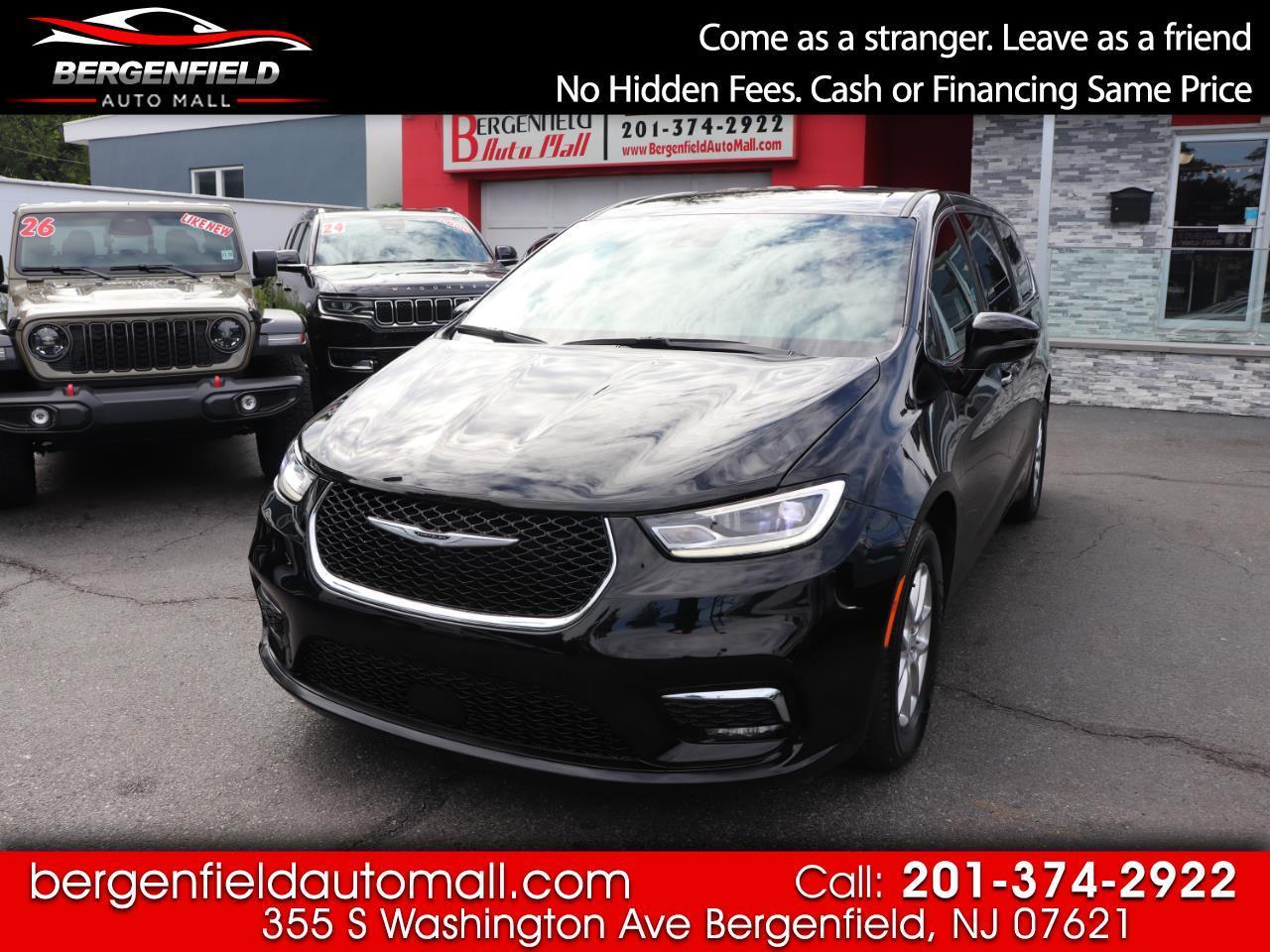2026 Chrysler Pacifica Select FWD