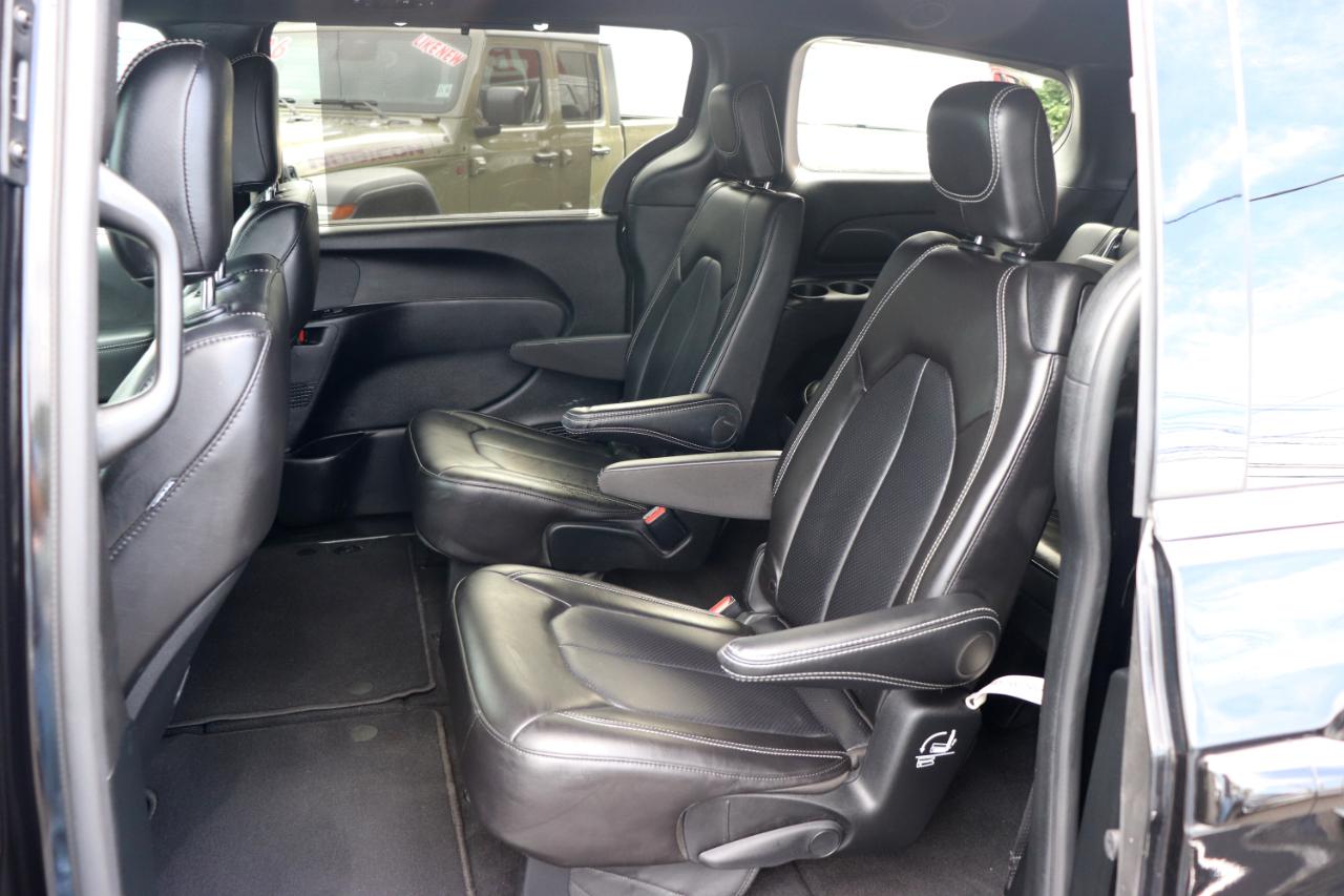 Chrysler Pacifica Select FWD 2026