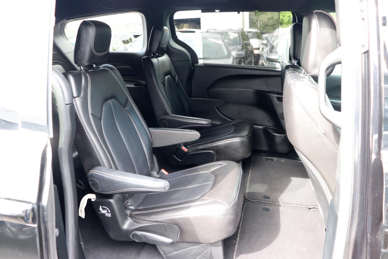 Chrysler Pacifica Select FWD 2026