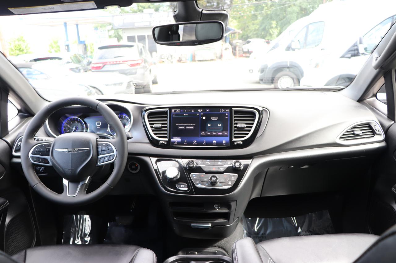 Chrysler Pacifica Select FWD 2026