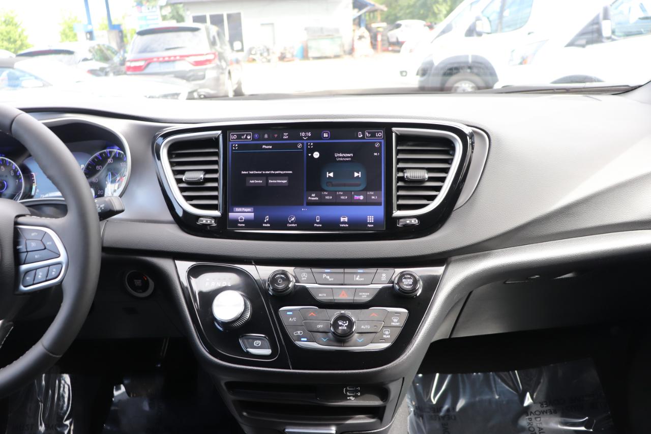 Chrysler Pacifica Select FWD 2026