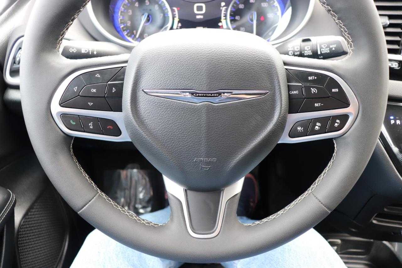Chrysler Pacifica Select FWD 2026