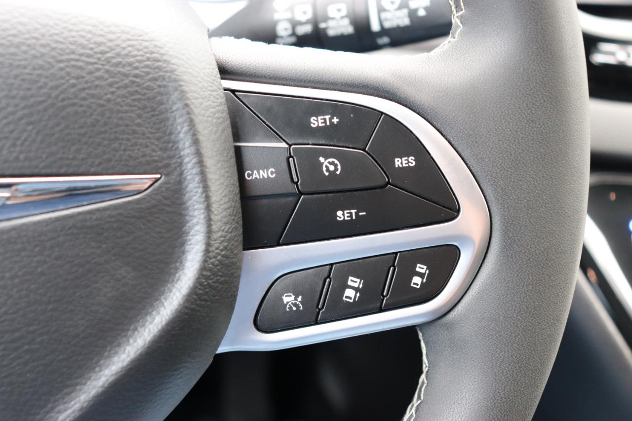 Chrysler Pacifica Select FWD 2026