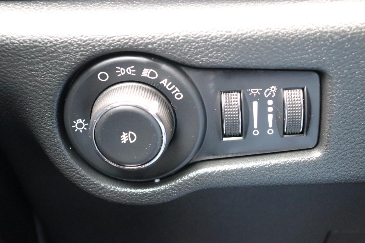 Chrysler Pacifica Select FWD 2026